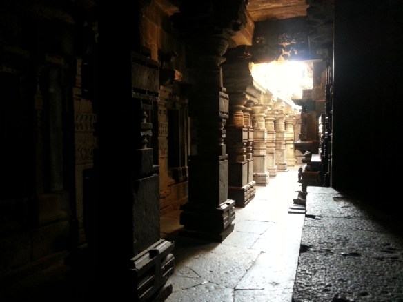 Light and shadow effect at Bhuleshwar